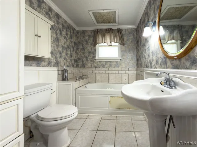 $150,000 | 1829 West Avenue, Marilla, NY 14102