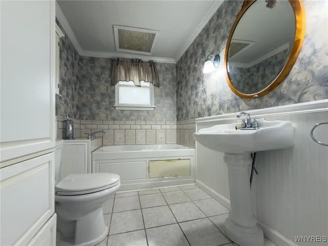 $150,000 | 1829 West Avenue, Marilla, NY 14102