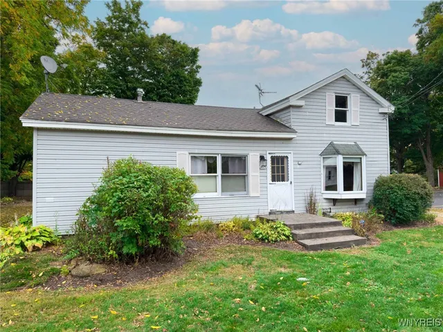 $150,000 | 1829 West Avenue, Marilla, NY 14102