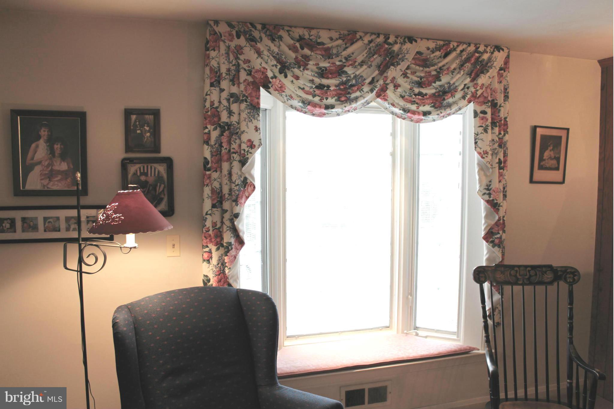 11705 Hillside Road Kingsville, MD 21087 - Photo 10 of 30 Living Room w/Pella Bay Window