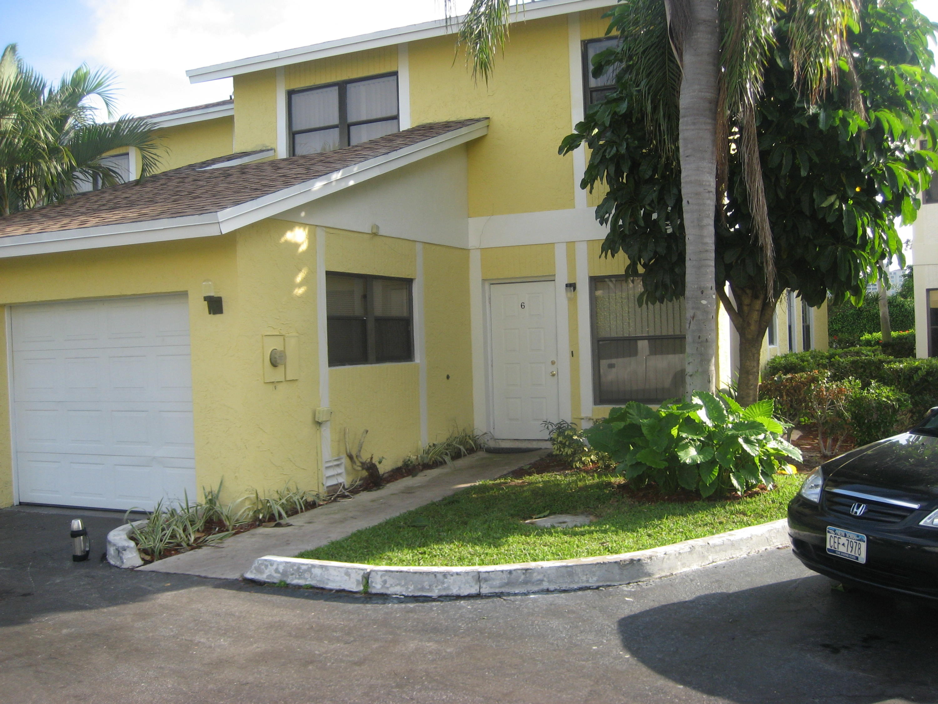 663 Dover Street, Unit 3 Boca Raton, FL 33487 - Photo 3 of 8 IMG_0165