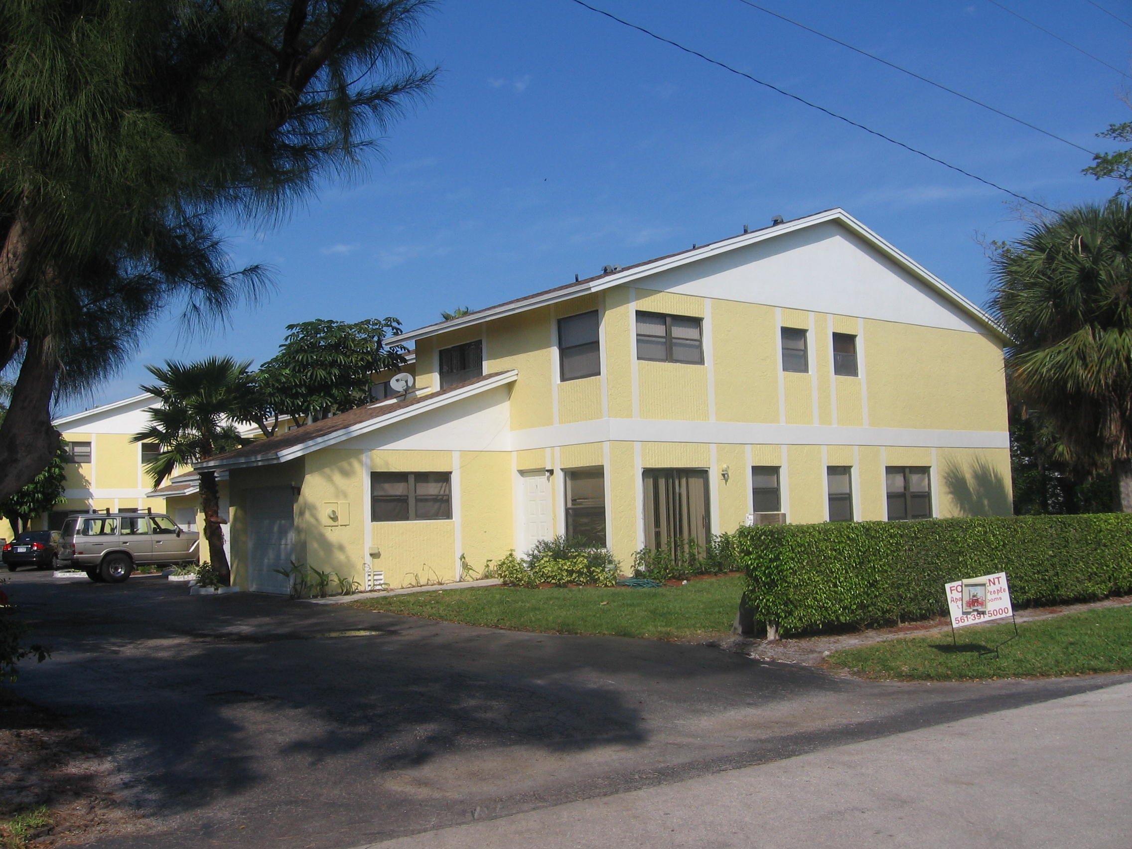 663 Dover Street, Unit 3 Boca Raton, FL 33487 - Photo 6 of 8 IMG_0651