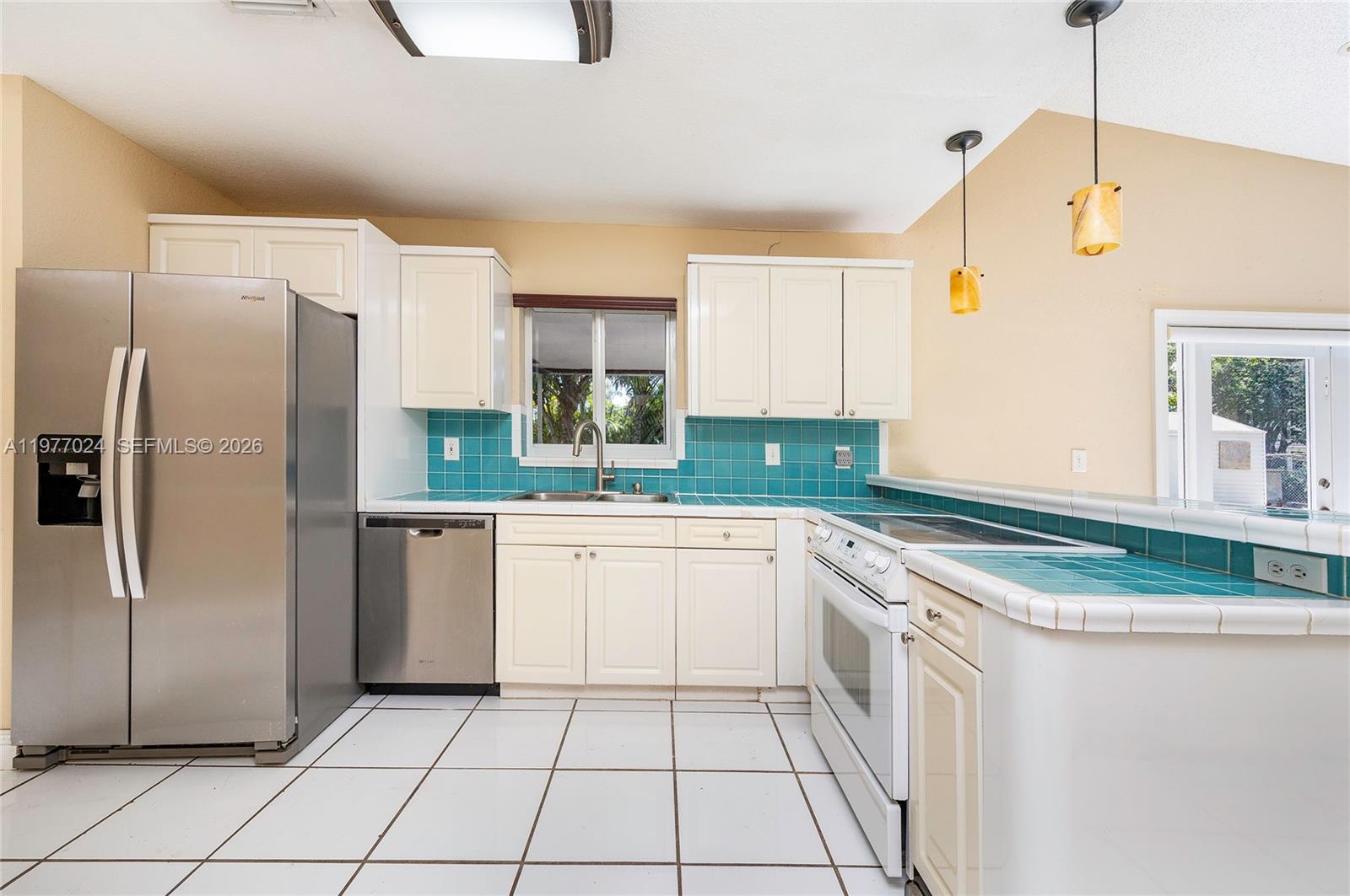 12930 Southwest 190th Street Miami, FL 33177 - Photo 9 of 33