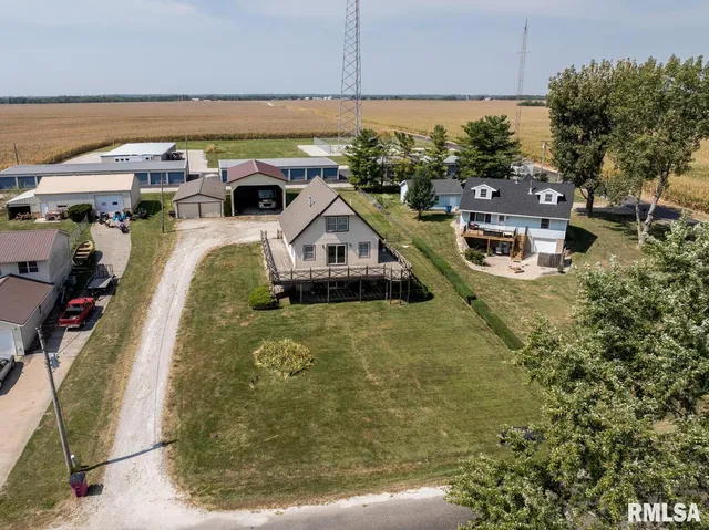 $210,000 | 1295 West Lakeshore Drive, Fowler, IL 62338