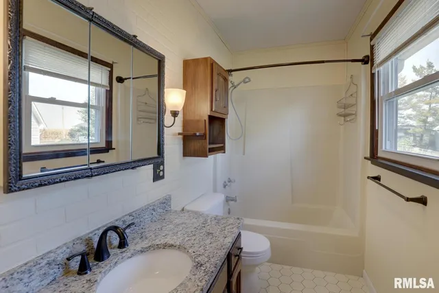 $210,000 | 1295 West Lakeshore Drive, Fowler, IL 62338