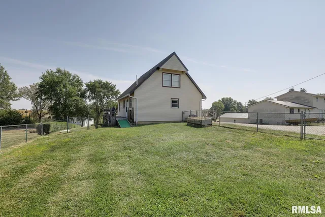 $210,000 | 1295 West Lakeshore Drive, Fowler, IL 62338