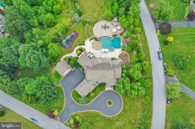 $3,000,000 | 32 Stonehill Drive, Mohnton, PA 19540