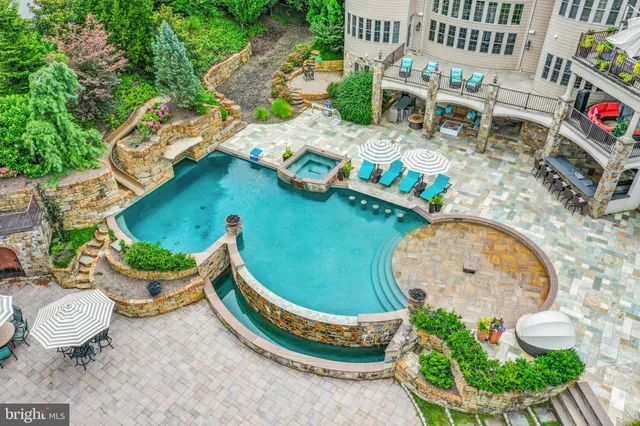 $3,000,000 | 32 Stonehill Drive, Mohnton, PA 19540