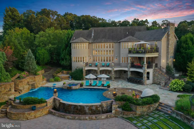 $3,000,000 | 32 Stonehill Drive, Mohnton, PA 19540