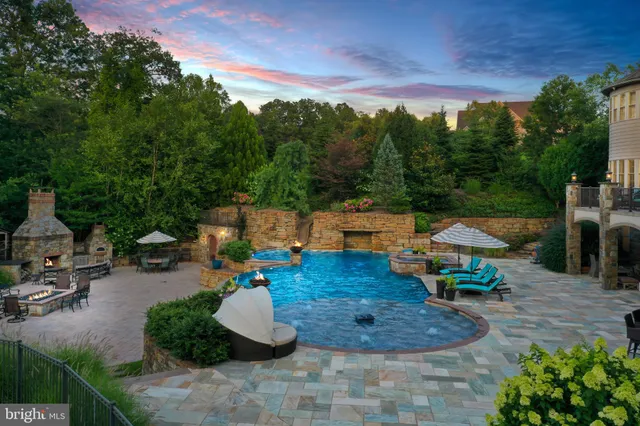 $3,000,000 | 32 Stonehill Drive, Mohnton, PA 19540