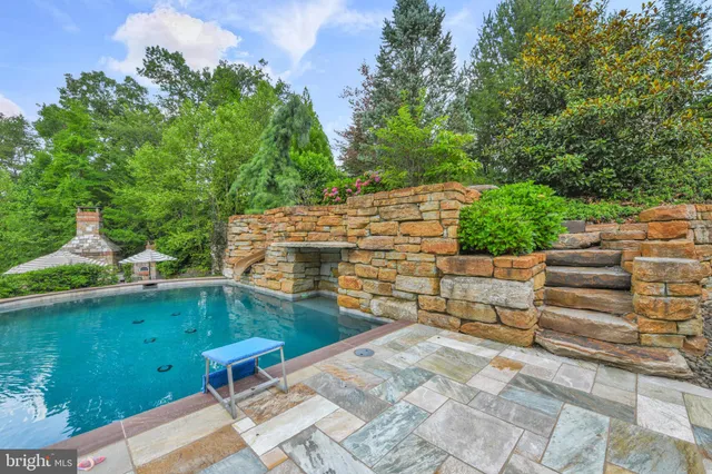 $3,000,000 | 32 Stonehill Drive, Mohnton, PA 19540