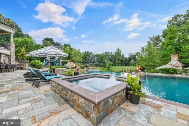 $3,000,000 | 32 Stonehill Drive, Mohnton, PA 19540