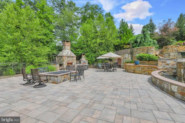 $3,000,000 | 32 Stonehill Drive, Mohnton, PA 19540