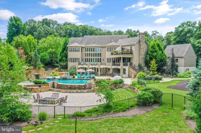 $3,000,000 | 32 Stonehill Drive, Mohnton, PA 19540