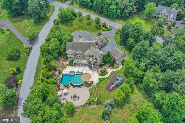 $3,000,000 | 32 Stonehill Drive, Mohnton, PA 19540