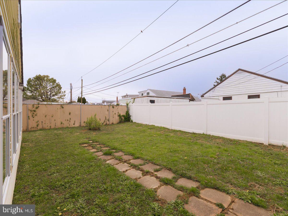 9214 Annapolis Road Philadelphia, PA 19114 - Photo 3 of 28 Gallery Image 3