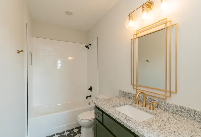 $2,300 | 614 East Main Street, Unit 202, Chattanooga, TN 37408