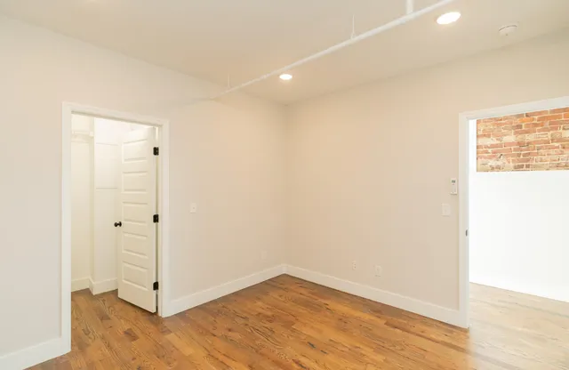 $2,300 | 614 East Main Street, Unit 202, Chattanooga, TN 37408