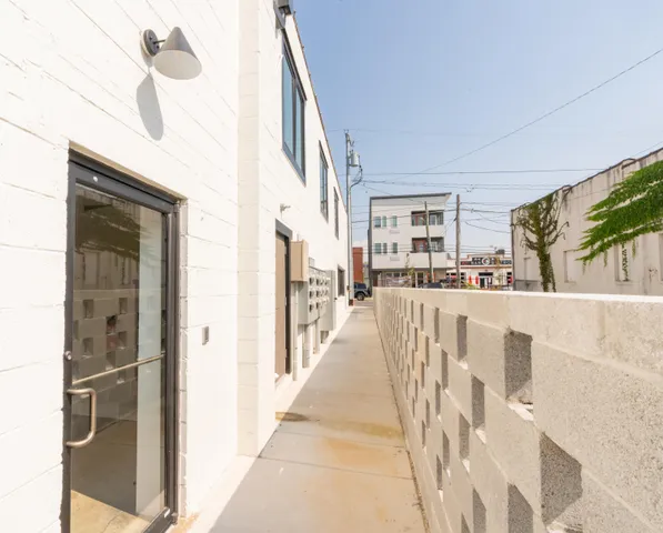 $2,300 | 614 East Main Street, Unit 202, Chattanooga, TN 37408