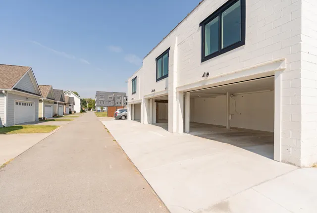 $2,300 | 614 East Main Street, Unit 202, Chattanooga, TN 37408