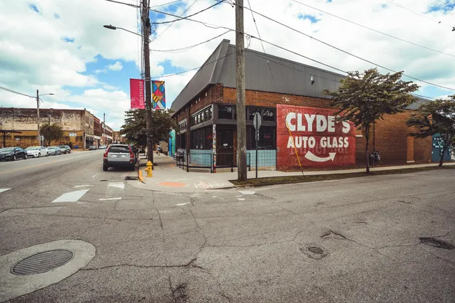 $2,300 | 614 East Main Street, Unit 202, Chattanooga, TN 37408