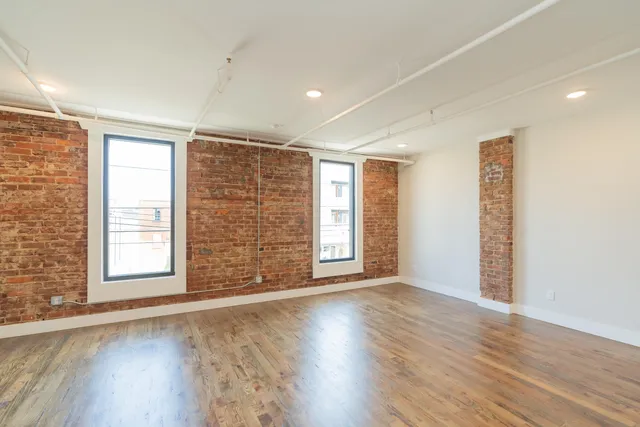 $2,300 | 614 East Main Street, Unit 202, Chattanooga, TN 37408