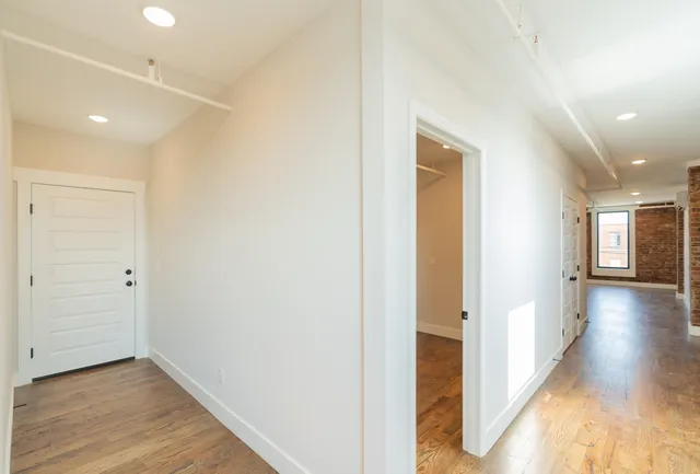 $2,300 | 614 East Main Street, Unit 202, Chattanooga, TN 37408