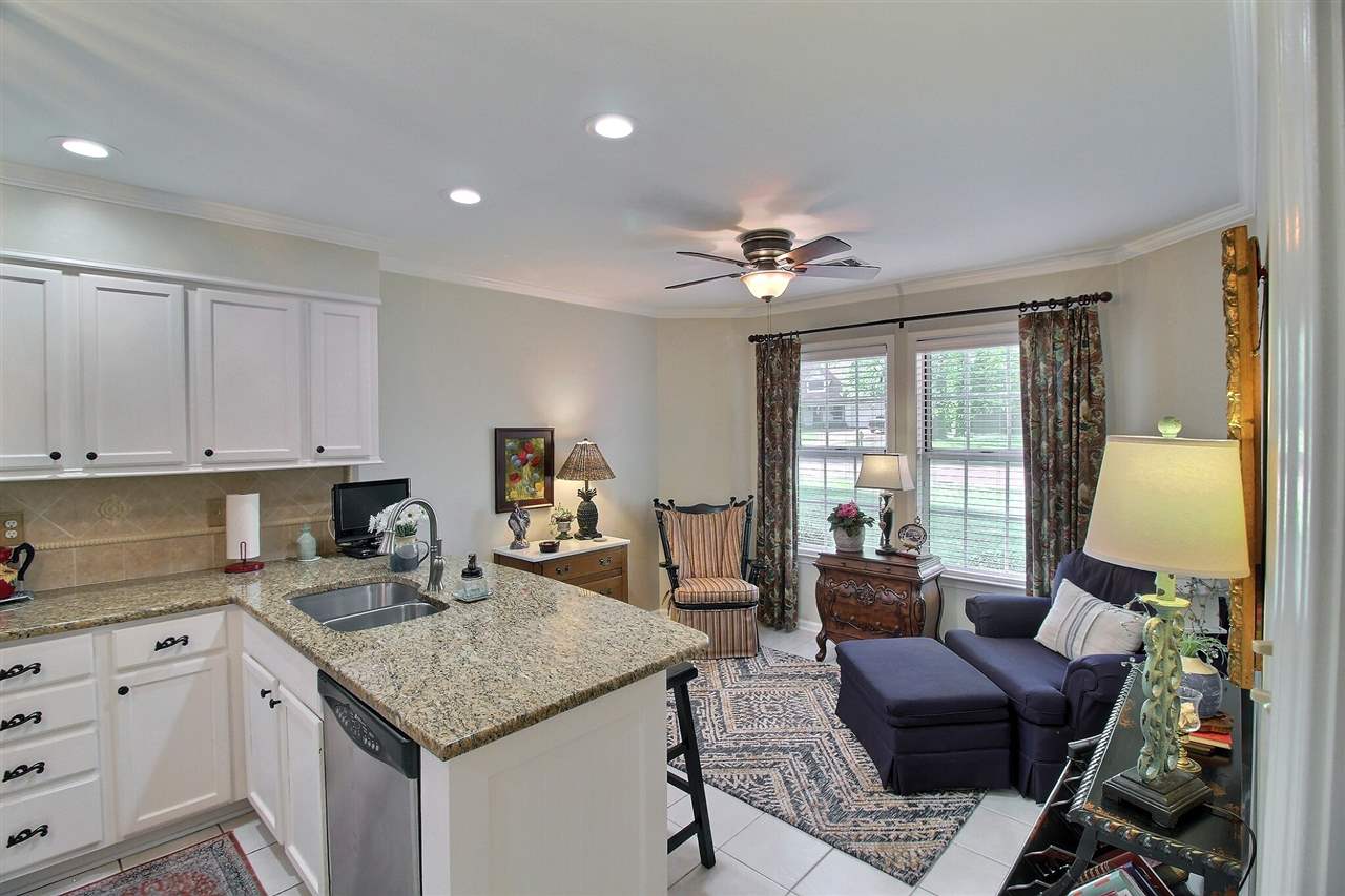 300 West White Road Collierville, TN 38017 - Photo 10 of 23