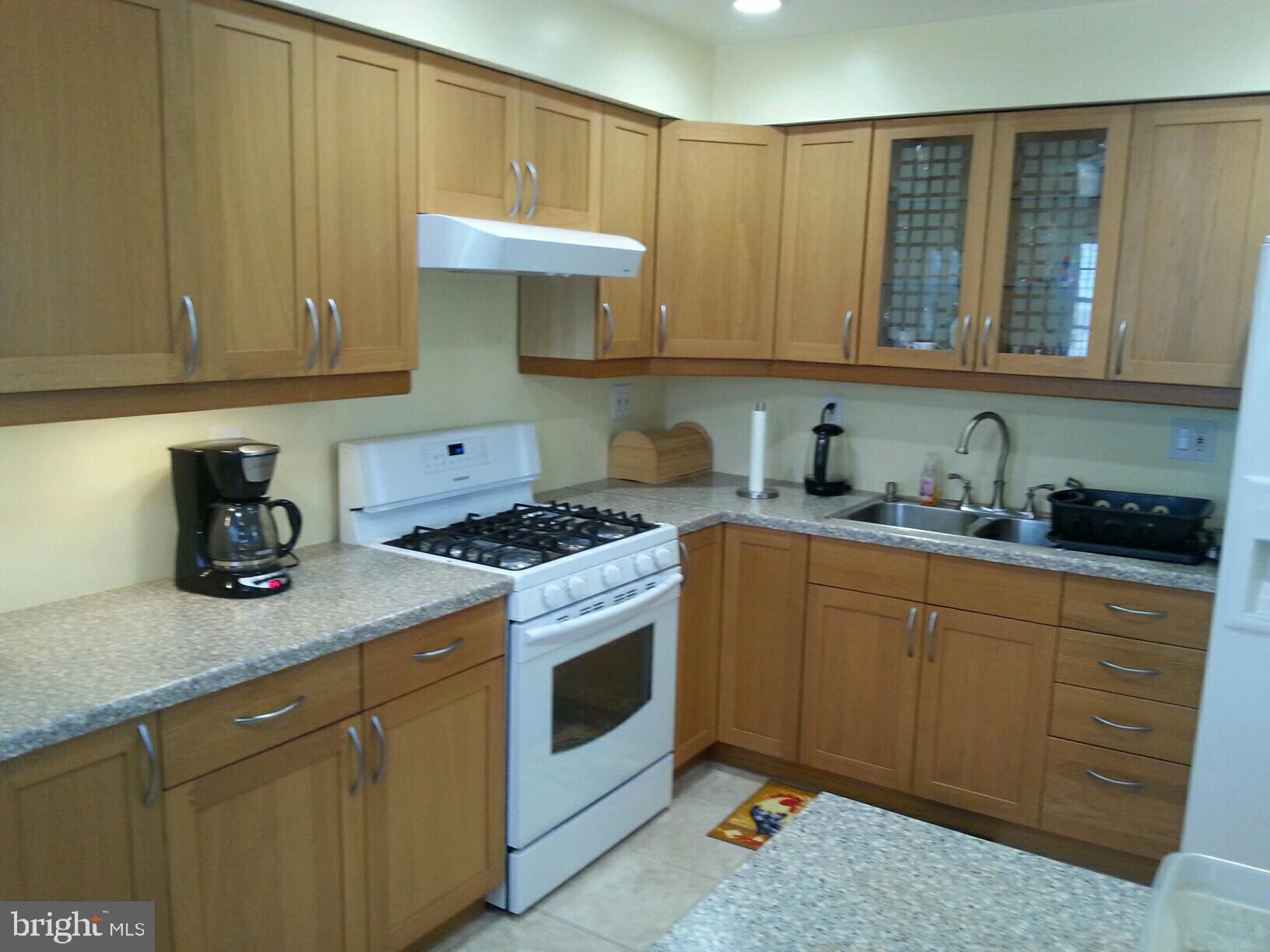 207 Dogwood Road Beverly, NJ 08010 - Photo 6 of 23 Gas Range
