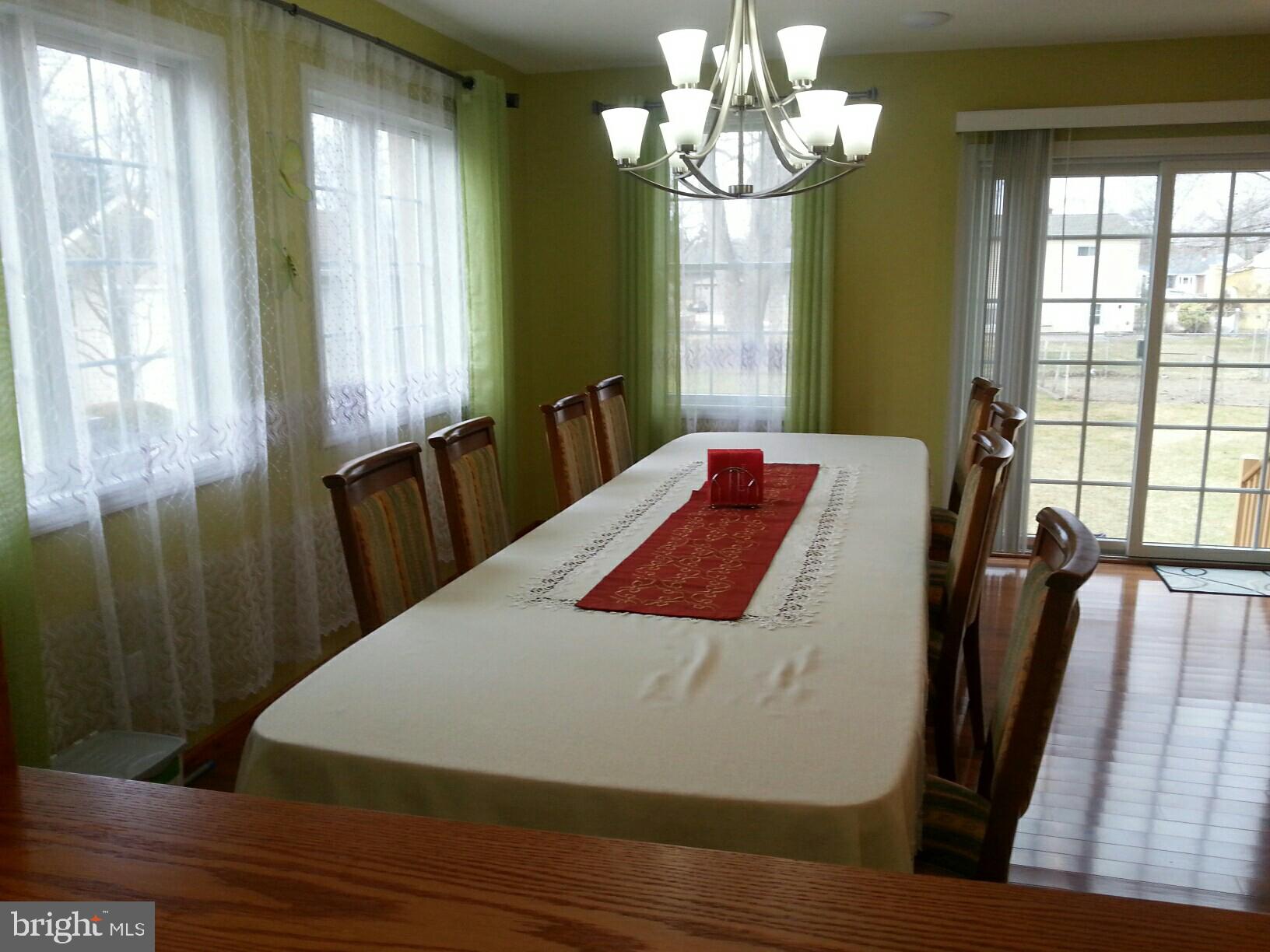 207 Dogwood Road Beverly, NJ 08010 - Photo 7 of 23 Pass through from Kitchen to Dining Room