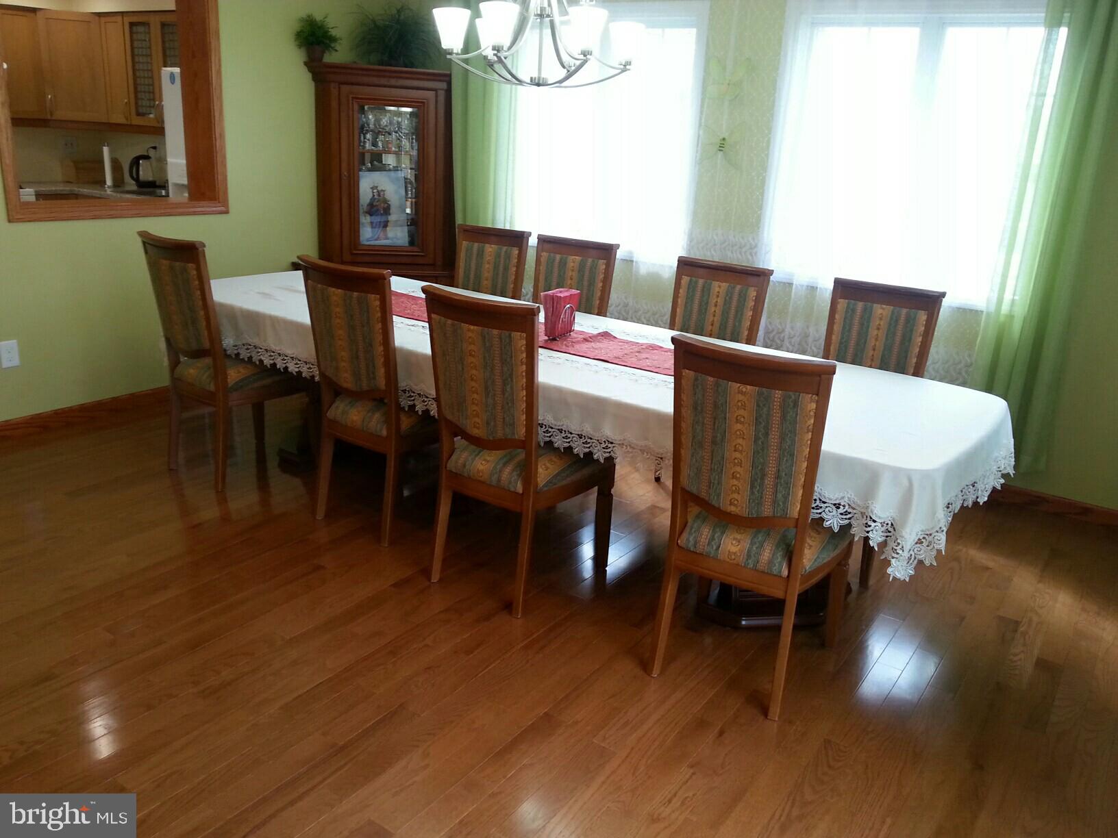 207 Dogwood Road Beverly, NJ 08010 - Photo 8 of 23 Spacious Dining Room