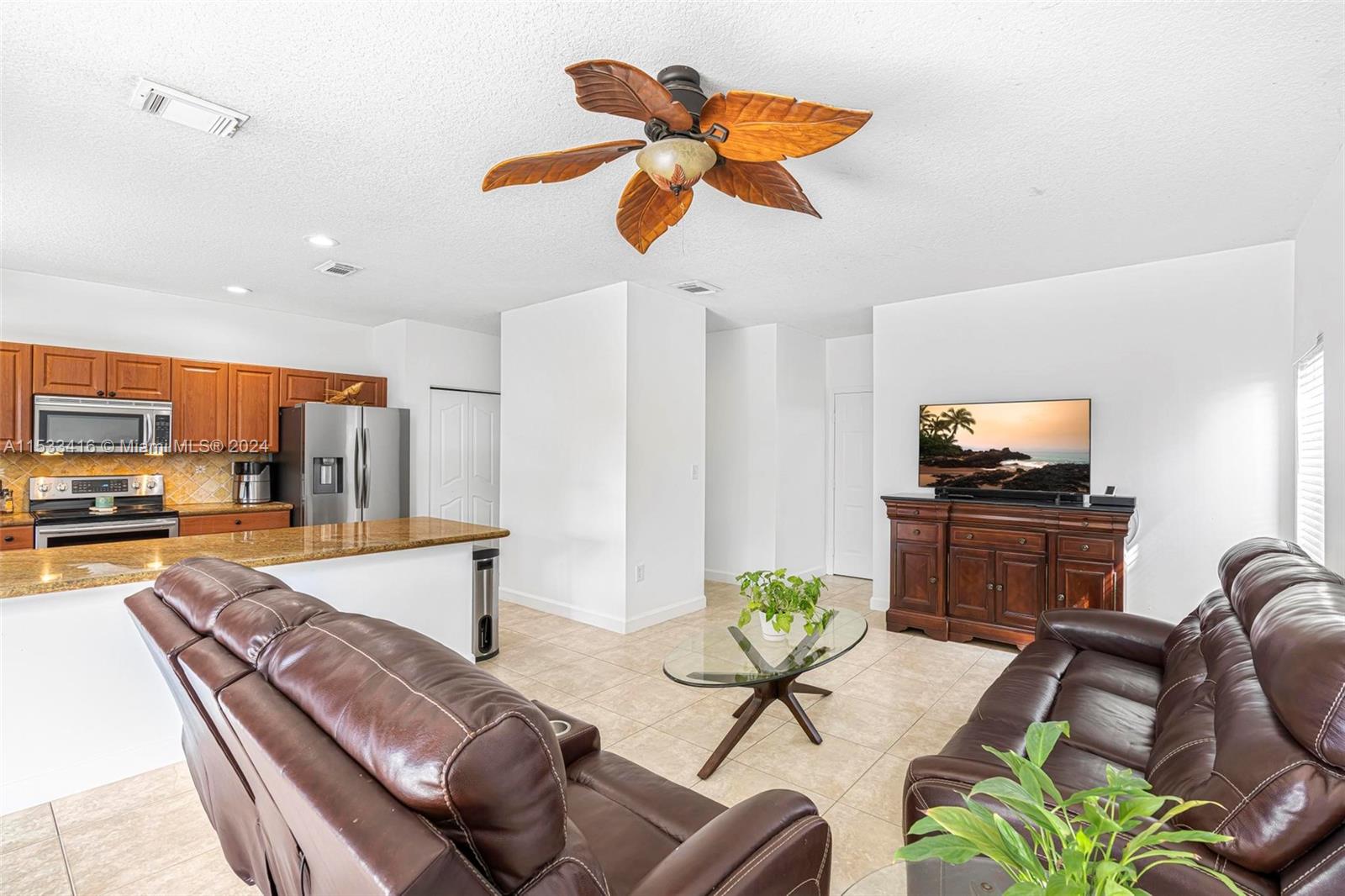 14408 Southwest 158th Path Miami, FL 33196 - Photo 11 of 41 Gallery Image 11