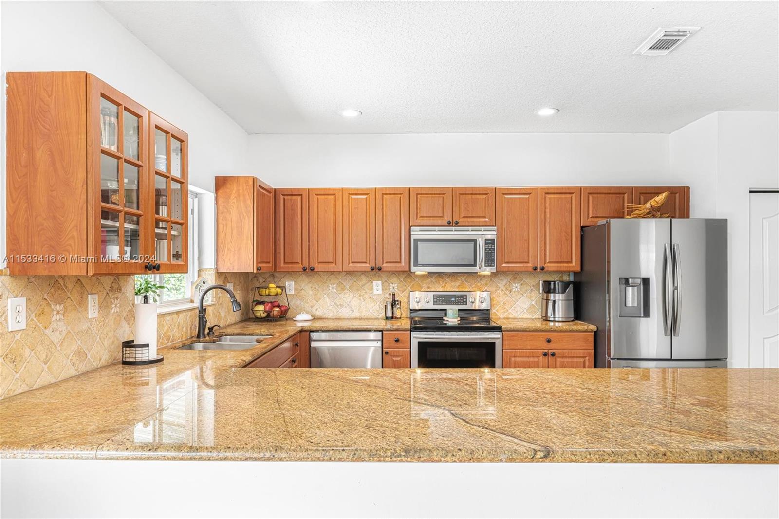 14408 Southwest 158th Path Miami, FL 33196 - Photo 15 of 41 Gallery Image 15