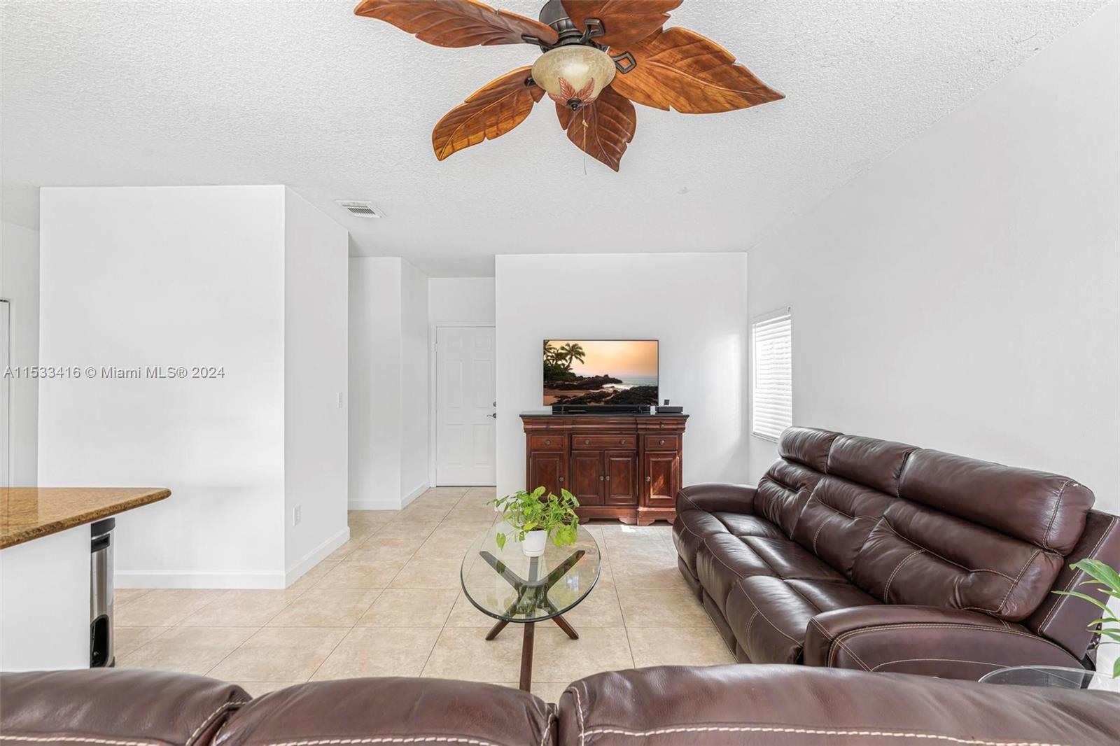 14408 Southwest 158th Path Miami, FL 33196 - Photo 10 of 41 Gallery Image 10