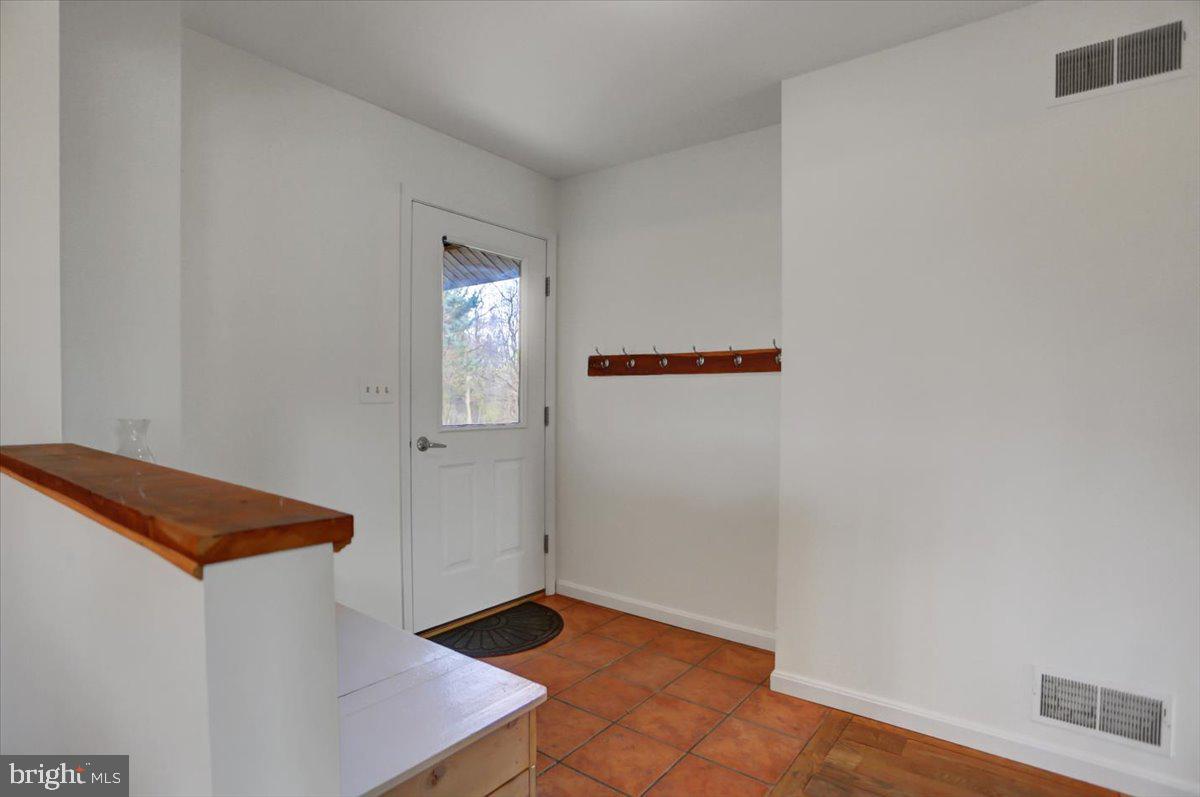 103 Gilbert Road Shippensburg, PA 17257 - Photo 8 of 65 Foyer