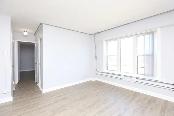 $1,295 | 7333 North Ridge Boulevard, Unit 501, Chicago, IL 60645