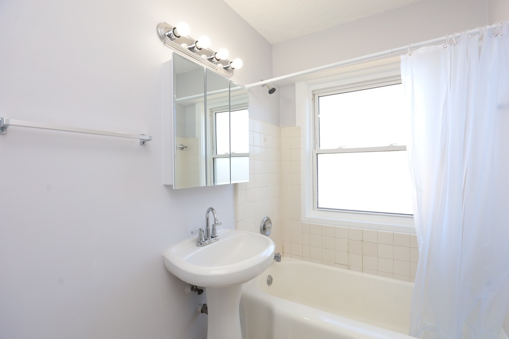 7333 North Ridge Boulevard, Unit 501 Chicago, IL 60645 - Photo 18 of 21