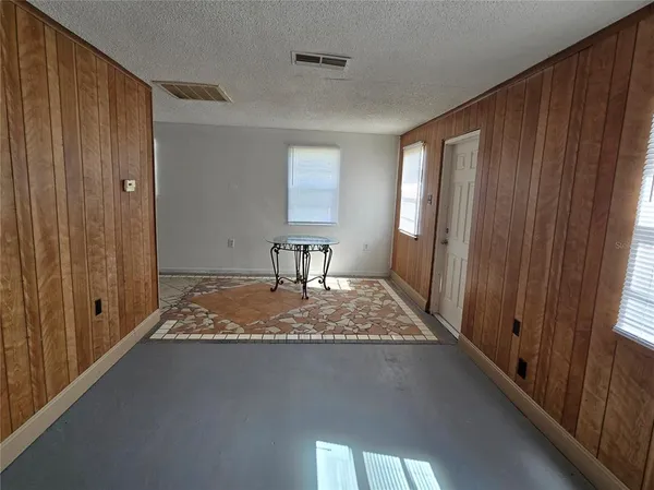 a view of livingroom with furniture