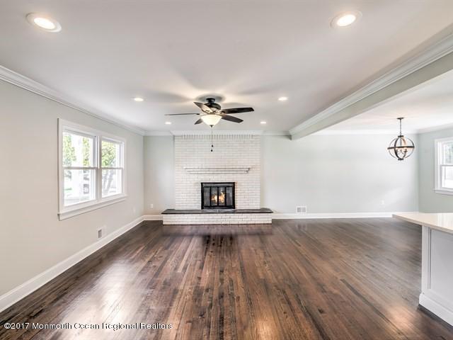 17 Regina Road Morganville, NJ 07751 - Photo 4 of 27 LIVING ROOM