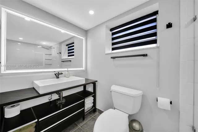 $3,990 | 707 Northeast 27th Avenue, Hallandale Beach, FL 33009