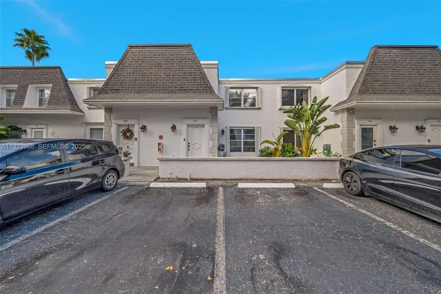 $3,990 | 707 Northeast 27th Avenue, Hallandale Beach, FL 33009