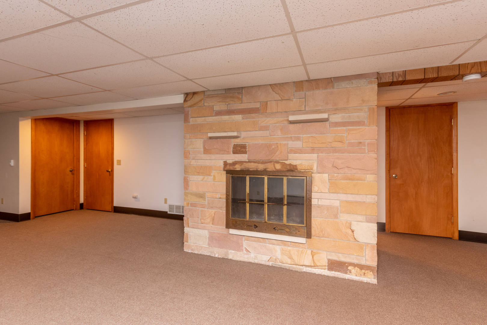 9096 Wesson Road Leland, IL 60531 - Photo 26 of 29 a view of a livingroom with an empty room and fire place