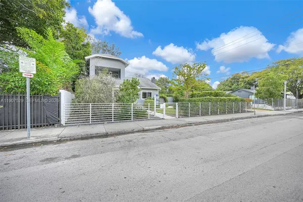 $1,855,000 | 150 Northeast 50th Terrace, Miami, FL 33137