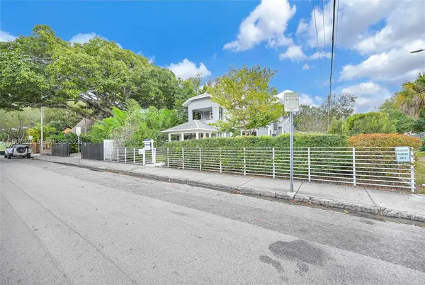 $1,855,000 | 150 Northeast 50th Terrace, Miami, FL 33137