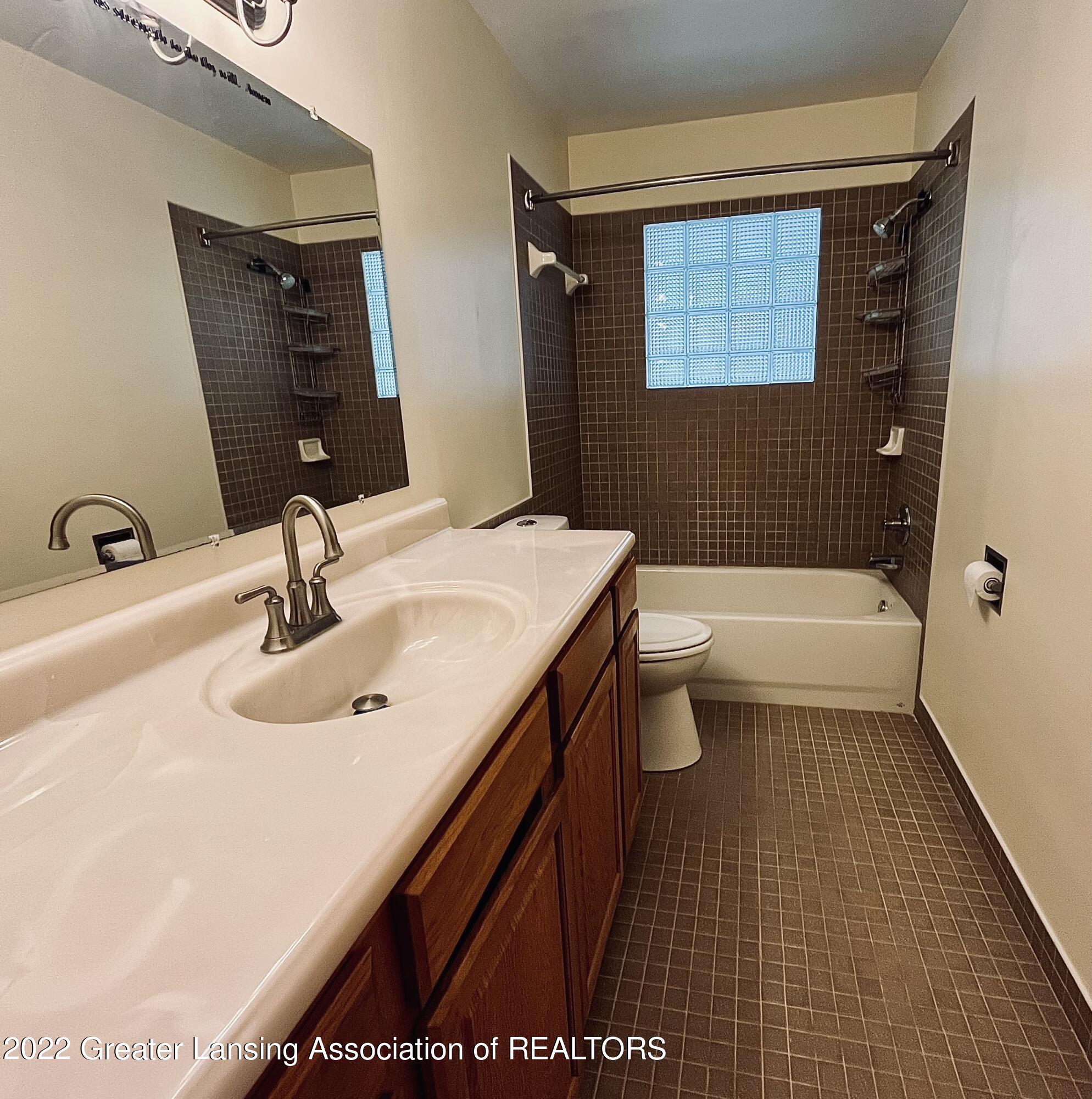 217 Rita Street Lansing, MI 48910 - Photo 19 of 42 19