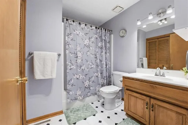 $475,000 | 23617 South Chadwick Drive, Peculiar, MO 64078