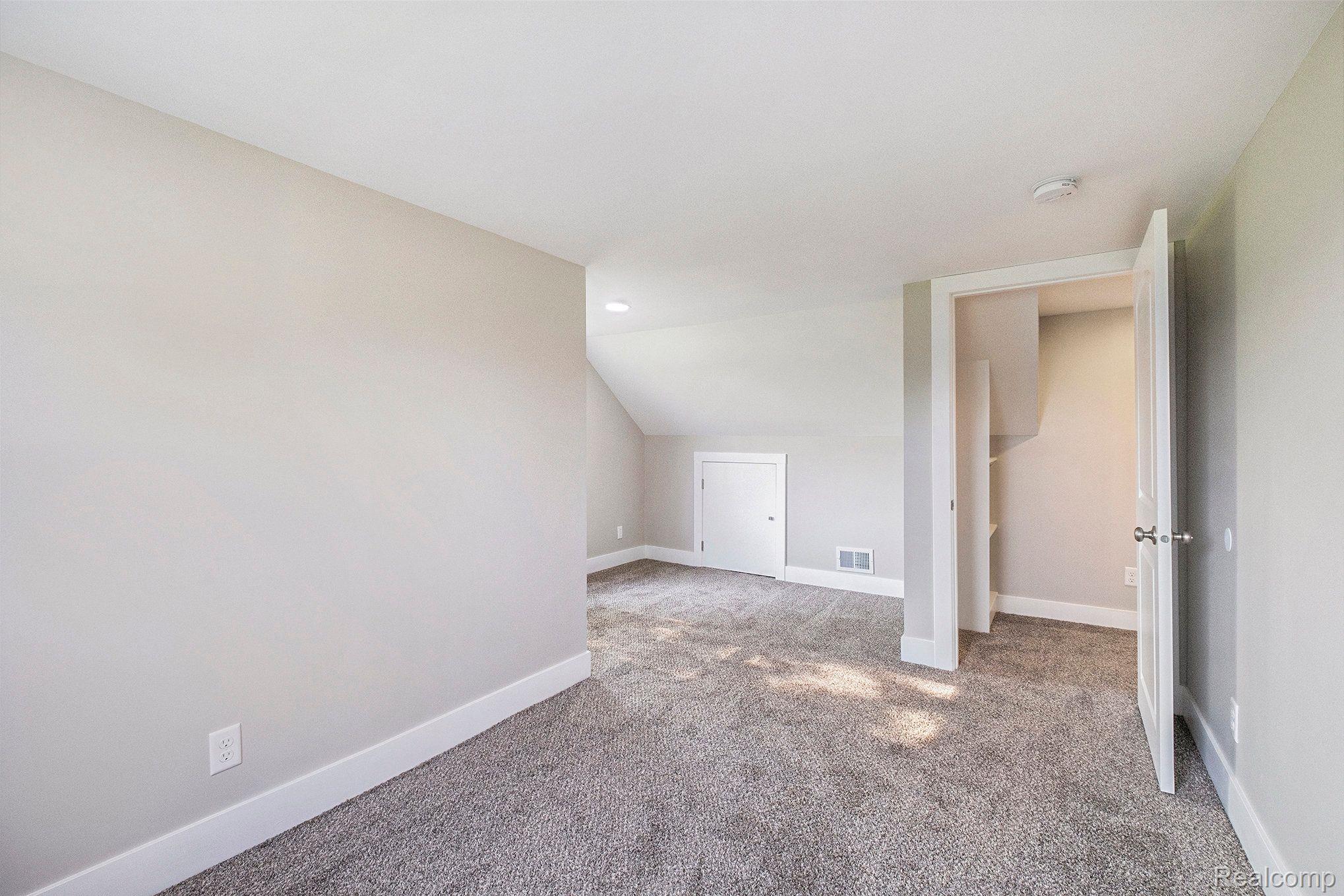 5192 East Coldwater Road Flint, MI 48506 - Photo 14 of 19
