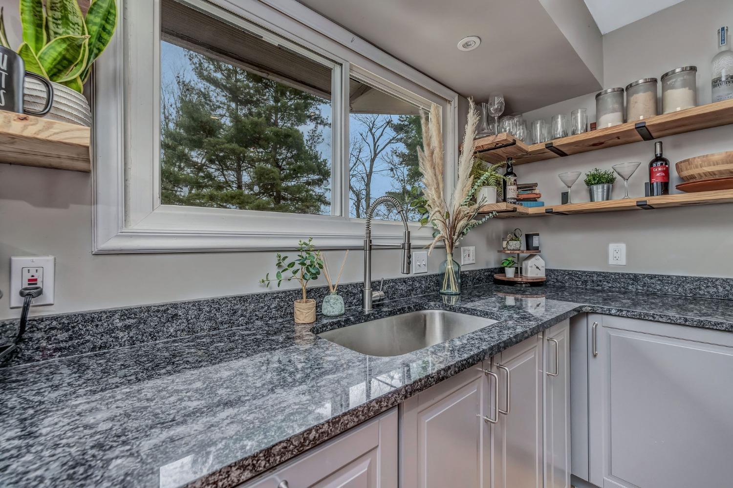 10068 Winton Road Cincinnati, OH 45231 - Photo 10 of 32 Gallery Image 10