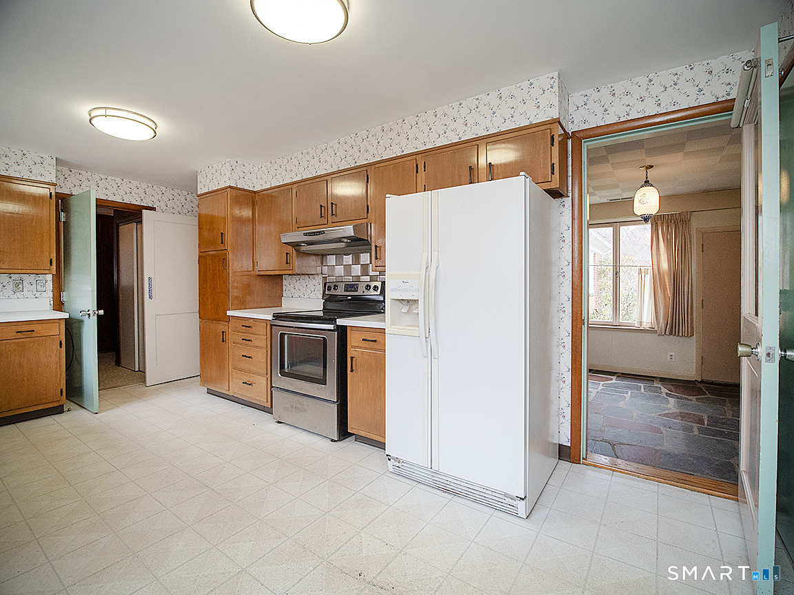 76 Gaylord Mountain Road Hamden, CT 06518 - Photo 13 of 40 Gallery Image 13