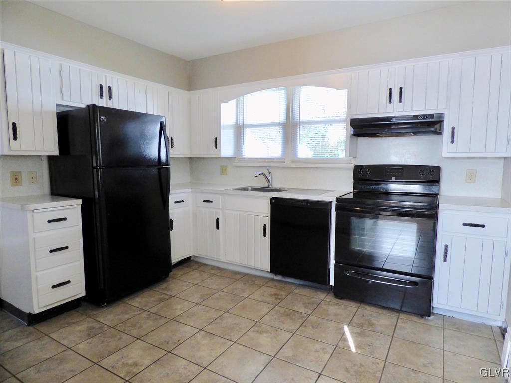 137 Lee Street Emmaus, PA 18049 - Photo 5 of 23